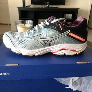 Mizuno Wave Inspire 15 Running Shoes